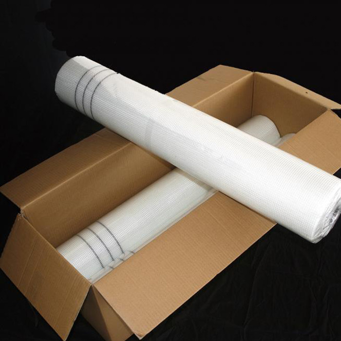 สี่เหลี่ยม 4 * 4 มิลลิเมตร สีขาว ใยแก้ว Netting ใยแก้ว Plaster Mesh Roll สําหรับการกันและซ่อมผนัง