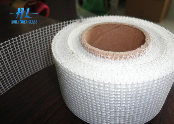 C กระจก 60g - 65g/m2 เทปเครือผูกติดต่อด้วยตัวเองจากเส้นใยแก้ว ความแข็งแรง ทนทานอัลคาลี ตัวอย่างฟรี