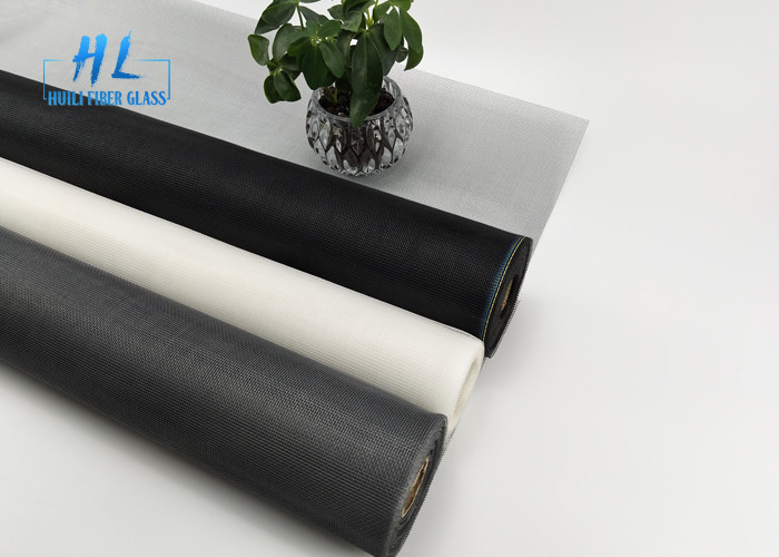 ขนาดความกว้างสูงสุด 3.0m สายใยแก้วผ้า 18 * 16 Mesh 0.011 นิ้ว กันน้ํา กันฝุ่น สีดํา สีเทา ขาว